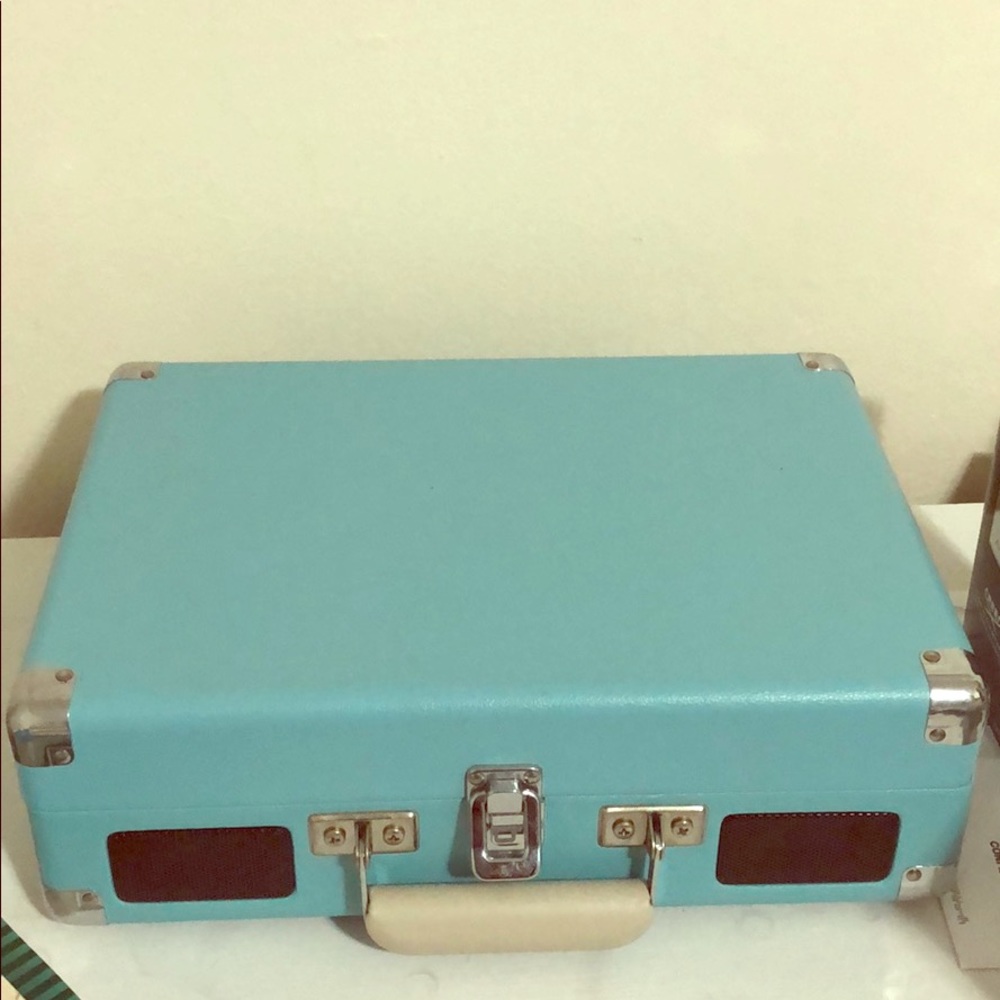 Crosley Cruiser Deluxe Turntable - Picture 2 of 2